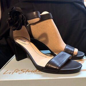 NWB LifeStride Adore Me Sandal